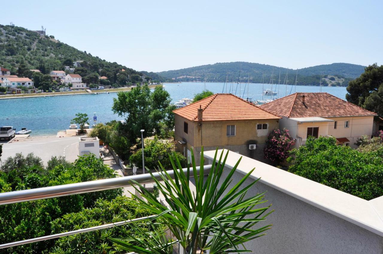 Anemos Apartman Apartment Tisno Exterior photo